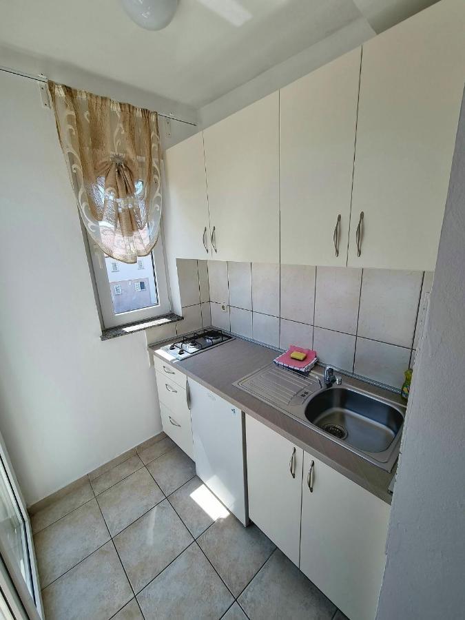 Apartments Ostrea - Mimoza Novalja Bagian luar foto