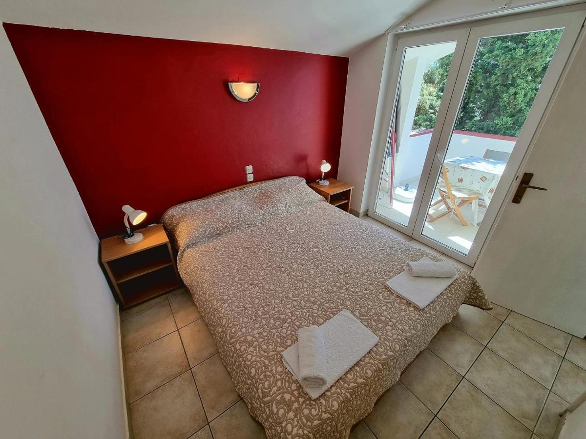Apartments Ostrea - Mimoza Novalja Bagian luar foto