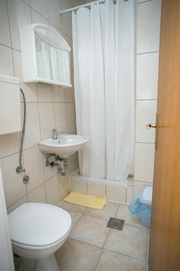 Apartments Ostrea - Mimoza Novalja Bagian luar foto