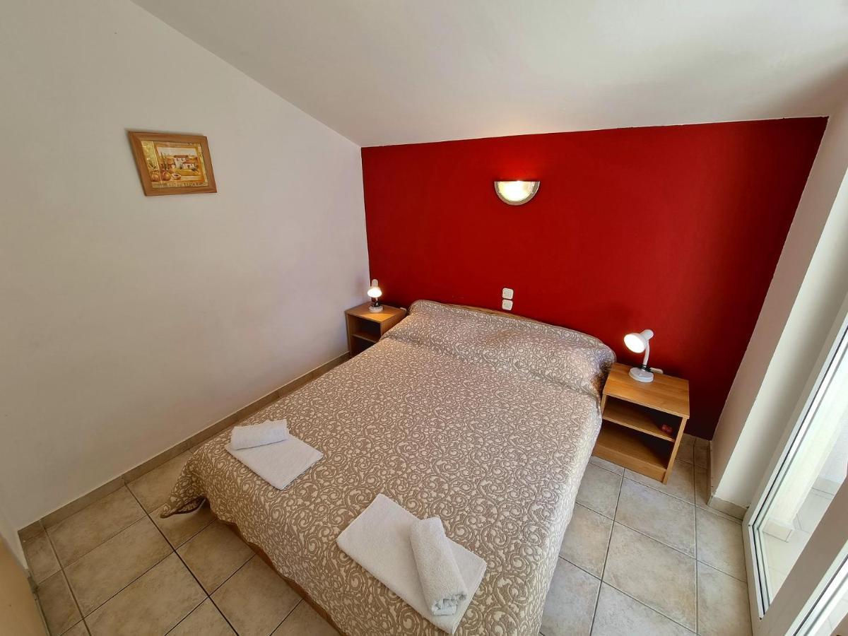 Apartments Ostrea - Mimoza Novalja Bagian luar foto