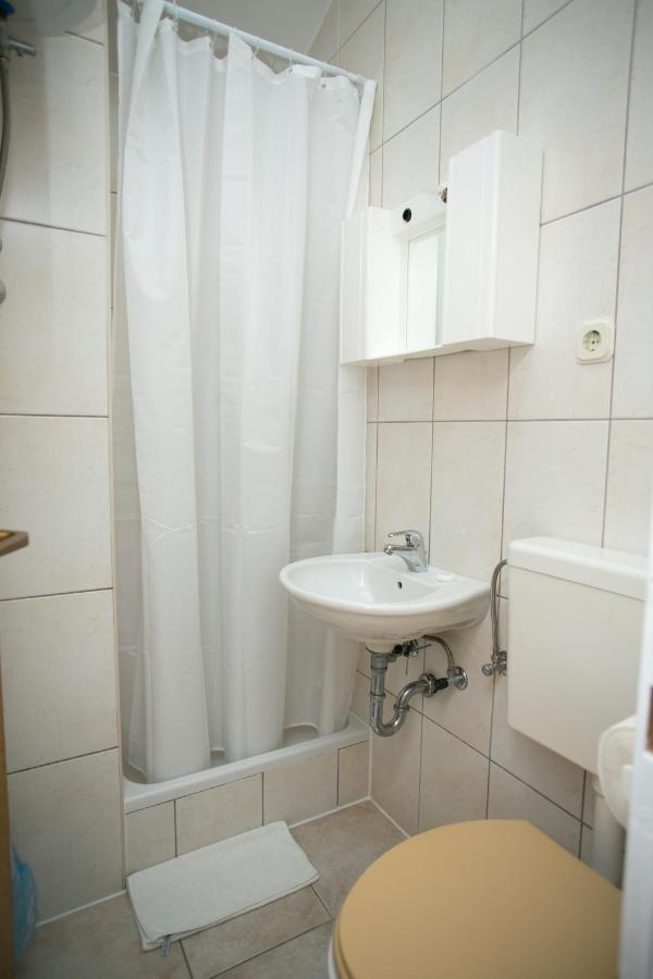 Apartments Ostrea - Mimoza Novalja Bagian luar foto