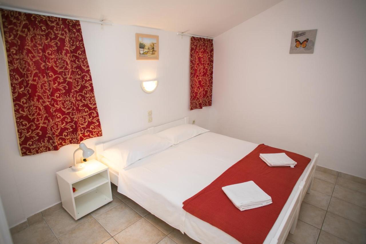 Apartments Ostrea - Mimoza Novalja Bagian luar foto