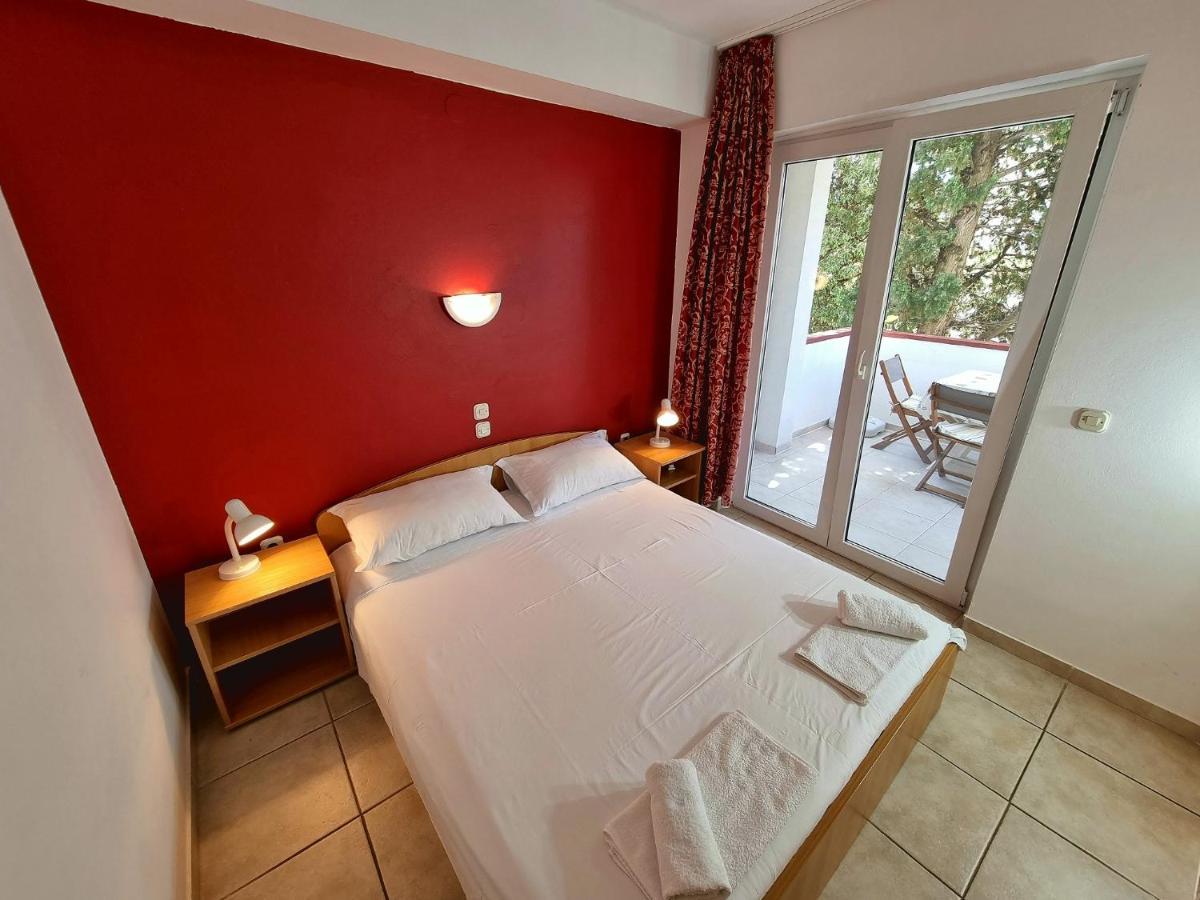 Apartments Ostrea - Mimoza Novalja Bagian luar foto