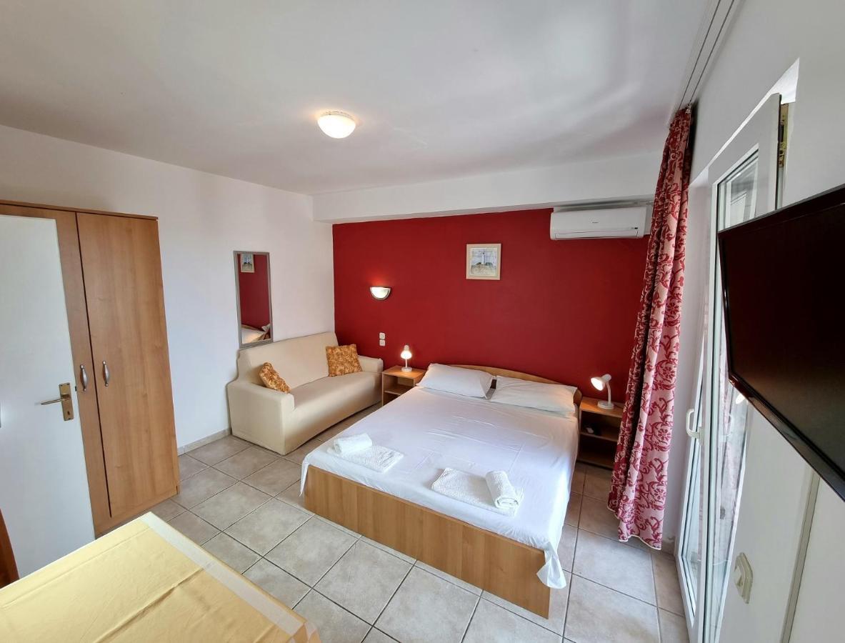 Apartments Ostrea - Mimoza Novalja Bagian luar foto
