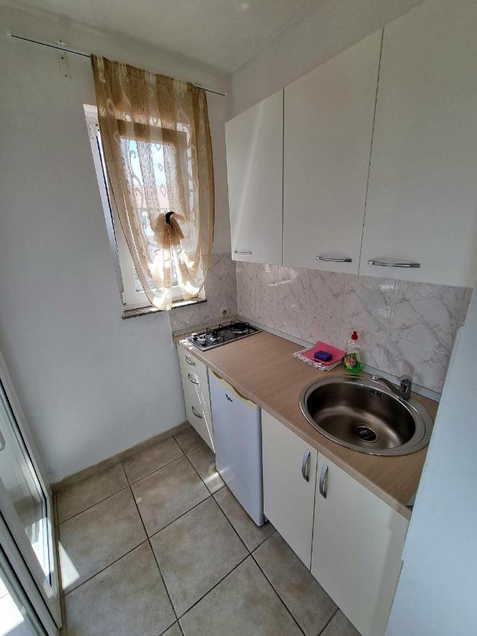 Apartments Ostrea - Mimoza Novalja Bagian luar foto